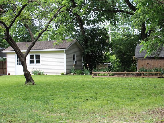 3rd image of 106 Cherrybark Dr