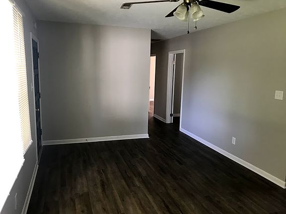 5th image of 2954 Elam Village Dr