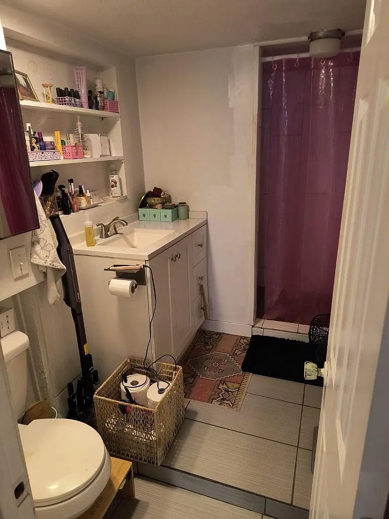 1 bed, 450 sqft, $1,050 — Photo 2