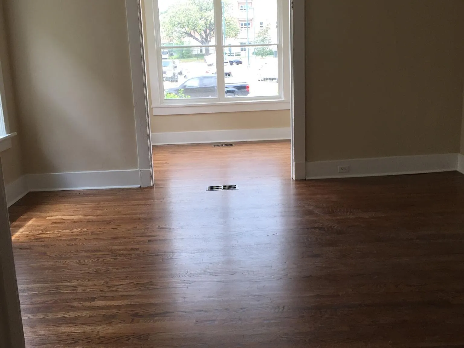 114 North Mclean - #2 — Photo 3