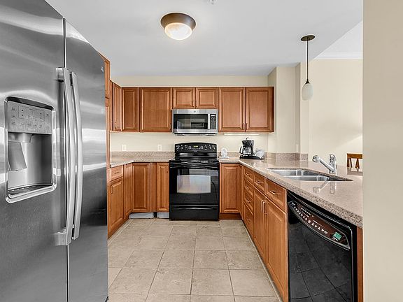 3rd image of 8121 Amalfi Pl. #7-205