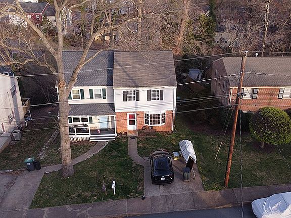 2nd image of 508 Moseley Dr #B