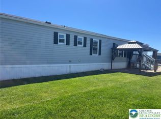5162 Stone Terrace Dr, Whitehall, PA 18052