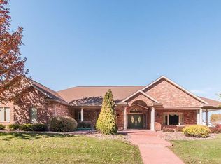 2424 Saint Albert The Great Dr, Sun Prairie, WI 53590