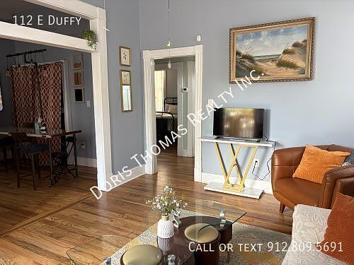 2nd image of 112 E Duffy St