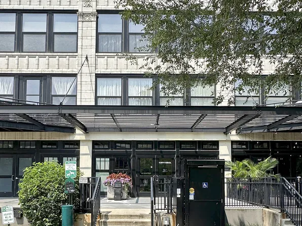 1150 W 15th St Unit 232, Chicago, IL 60608