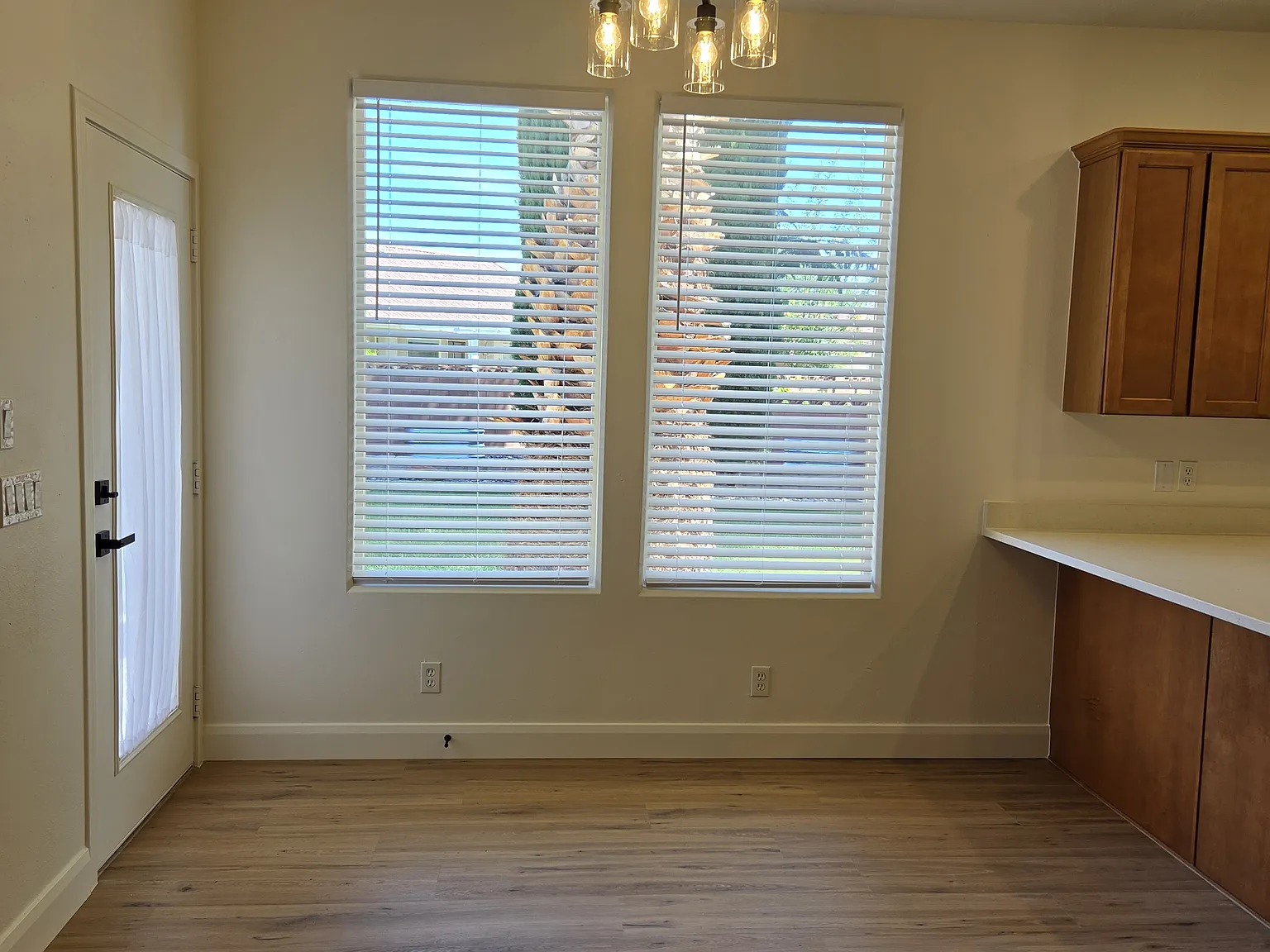 3 bed, 1700 sqft, $2,300 — Photo 3
