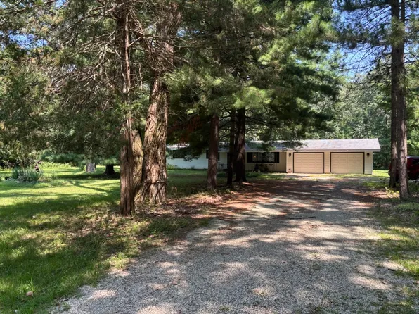 6130 E Deerfield Dr, Coal City, IL 60416