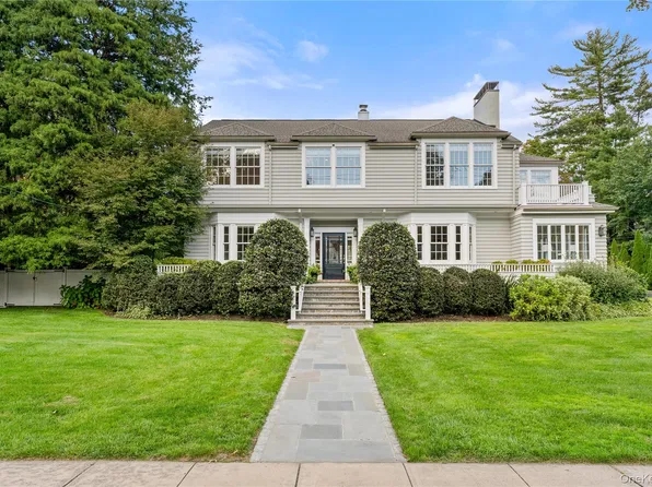 90 E Brookside Drive, Larchmont, NY 10538