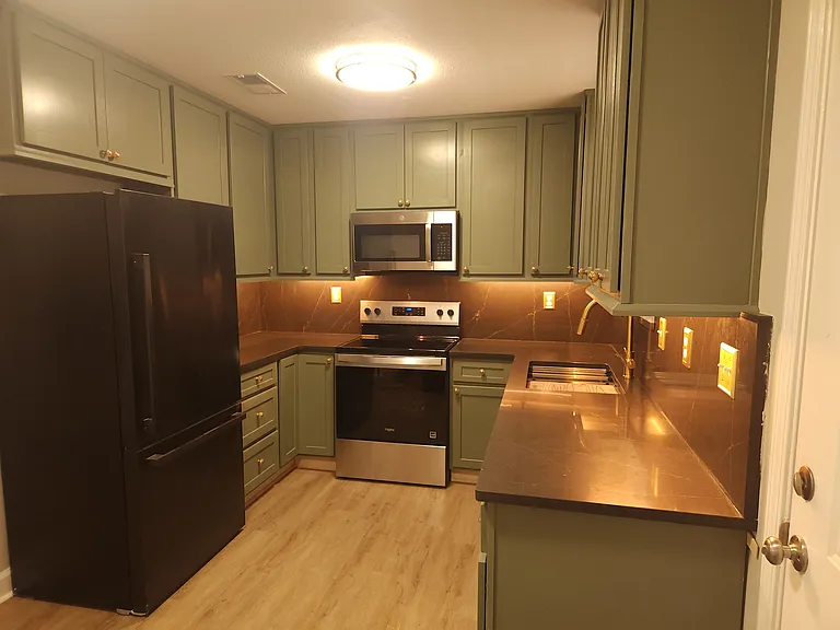 15052 Janus Rd #B — Photo 20