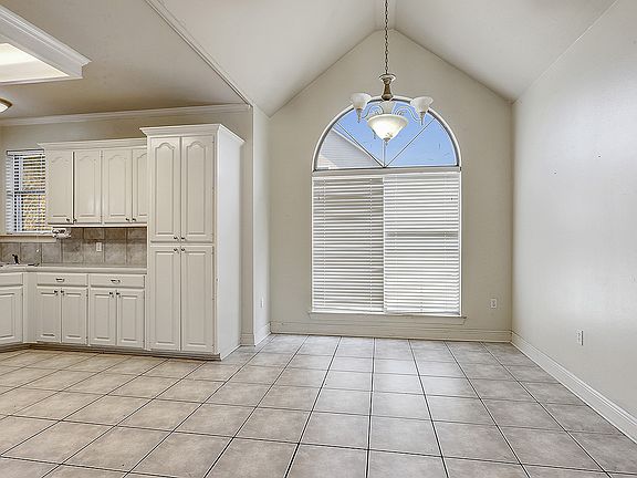 4th image of 36520 Lucas Dr