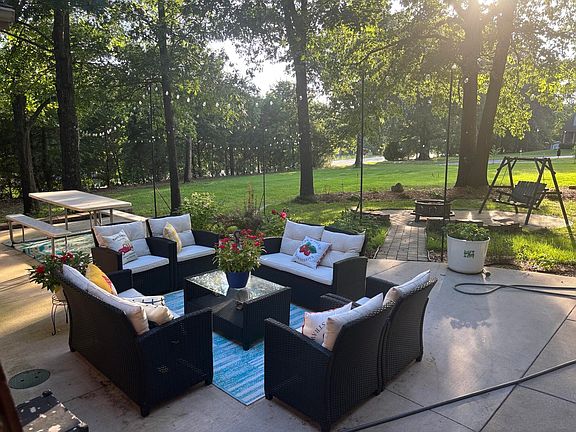 3rd image of 184 N Apricot Court