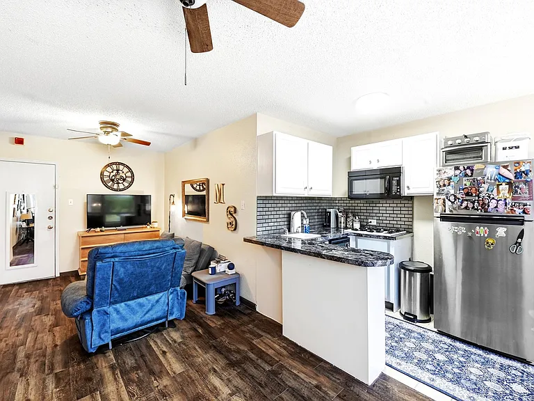 1212 Guadalupe St #308 — Photo 5