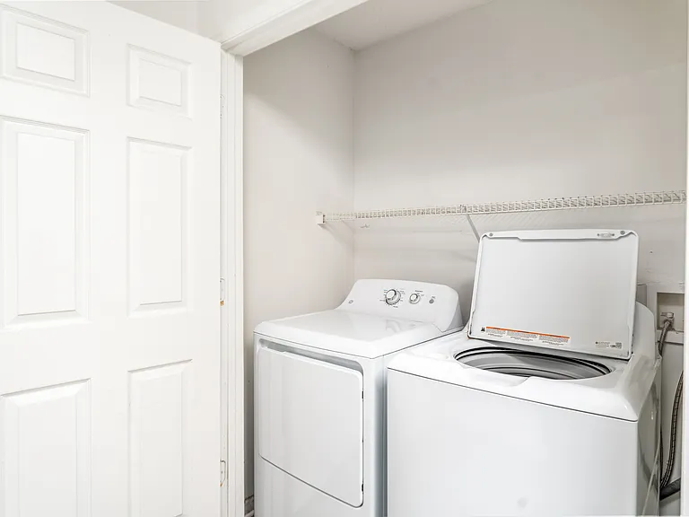Reynolds Place Apartments — Photo 90