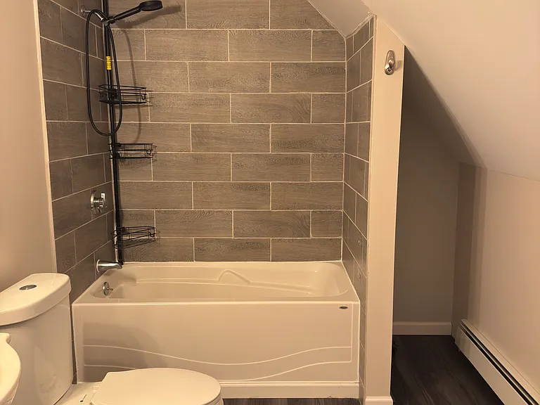 24 Potter St #3 — Photo 2