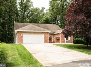 6135 Winged Foot Ct, Fayetteville, PA 17222
