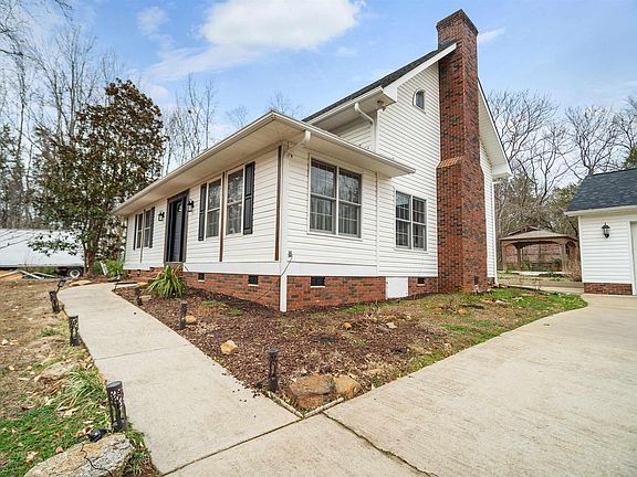 3rd image of 245 Kelli Ct