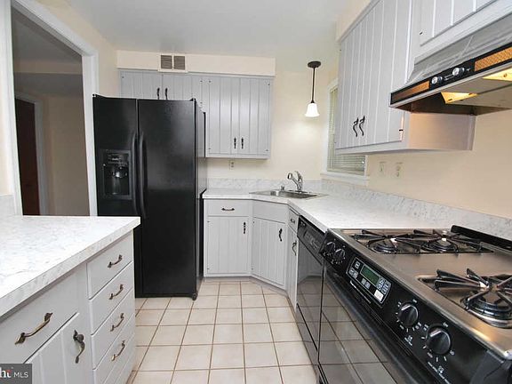 5th image of 7107 Terry Ln