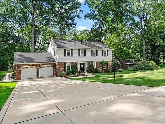 2nd image of 109 Lyndon Ln