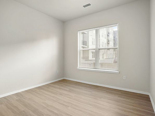 4055 N Albion St #215