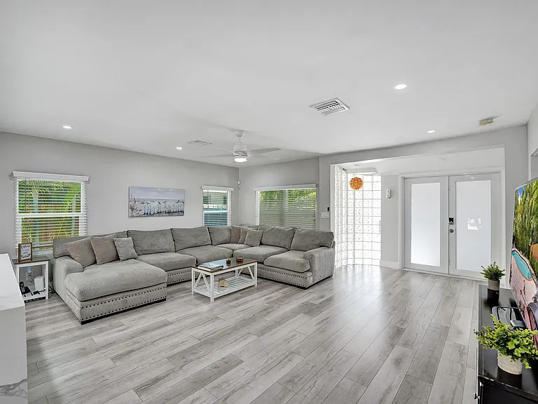 615 NE 13th Ave — Photo 19