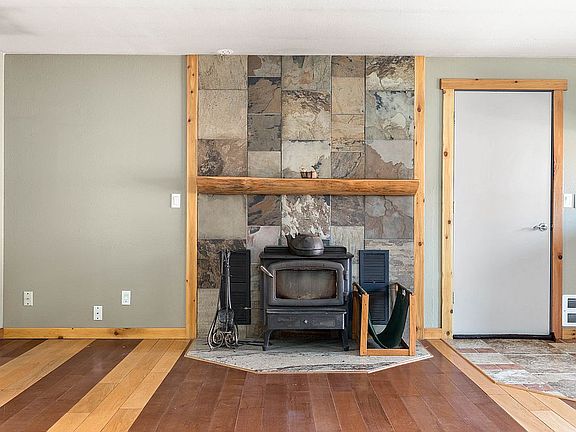4th image of 636 El Mirador St