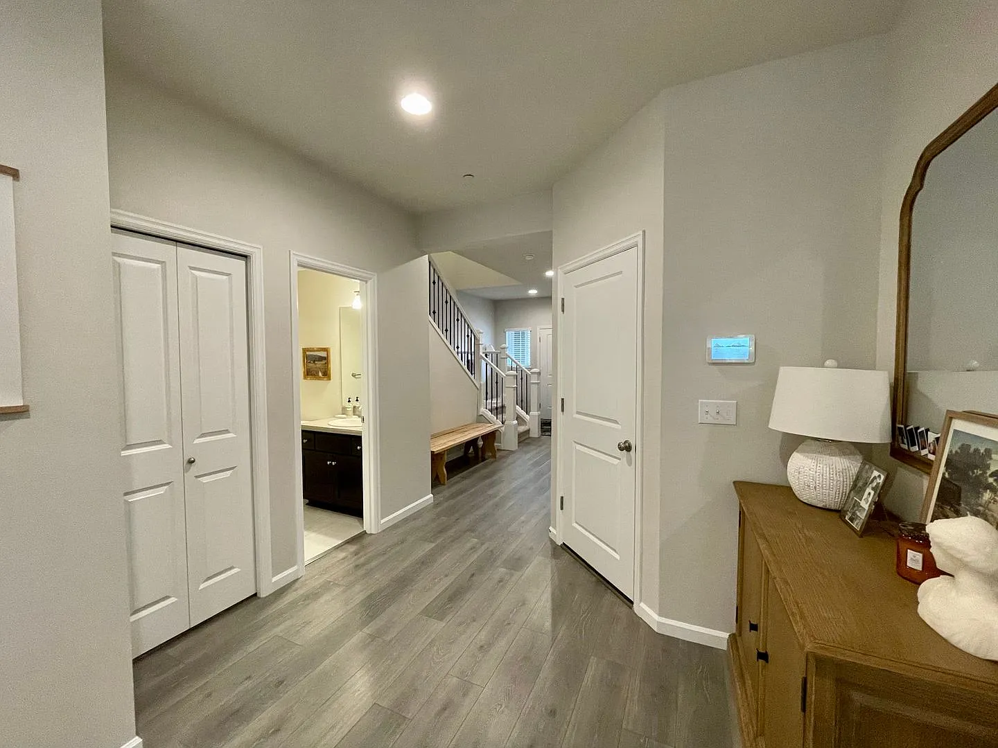 Beautiful Beaverton 5Bd x 3Ba House ~ Near Nike, Intel and Mountainside HS! Low Maintenance Yard! — Photo 4