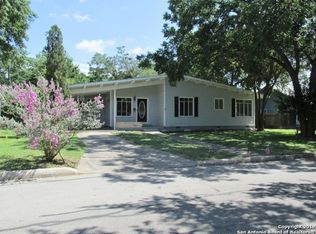213 Arvin Dr, Terrell Hills, TX 78209
