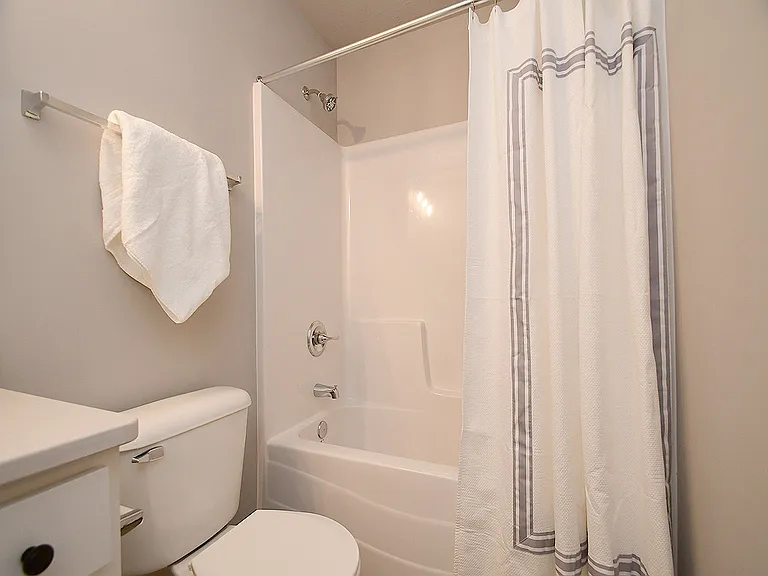 8121 S 198th Ave — Photo 26