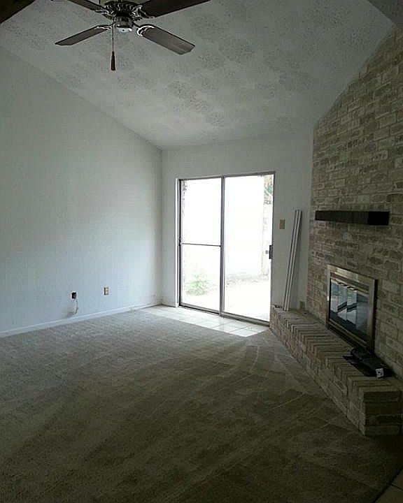 1st image of 12146 Stone West Dr