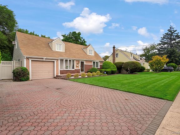 3rd image of 868 Spring Avenue