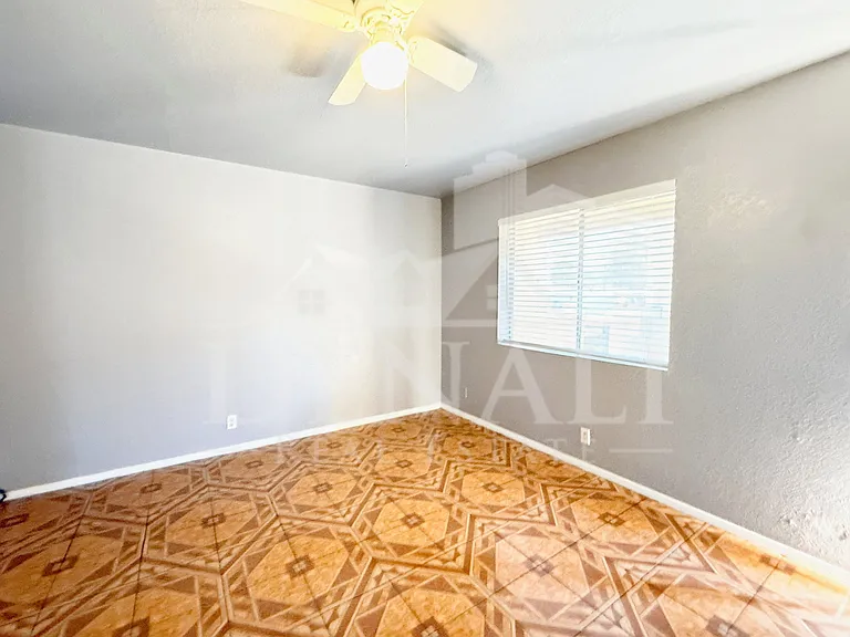 624 E Marilyn Ave #1 — Photo 4