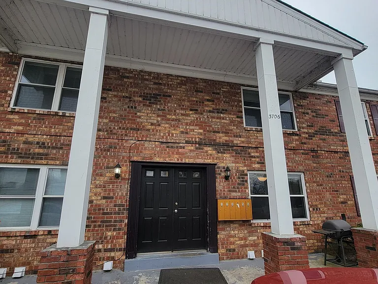 3706 Noblitt Dr — Photo 1