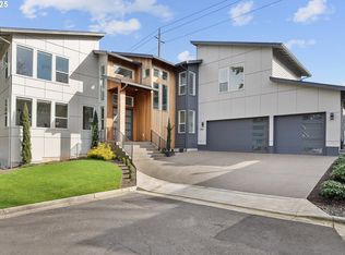 8166 SW 66th Pl, Portland, OR 97223