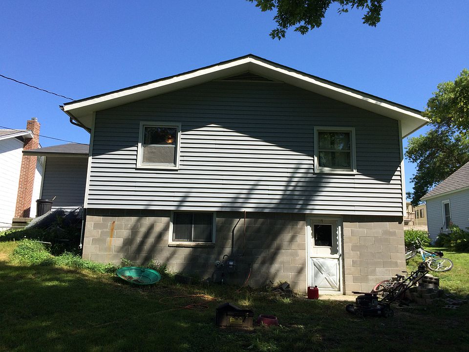 2nd image of 909 13th St