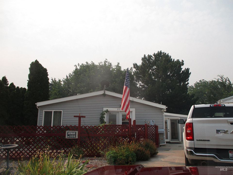 1st image of 211 Villa Cir