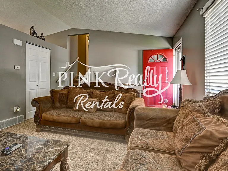 7365 Woodstock St — Photo 33