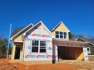 29 Marianne Dr, Hendersonville, NC 28739