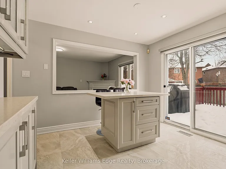 6760 Dillingwood Dr — Photo 12