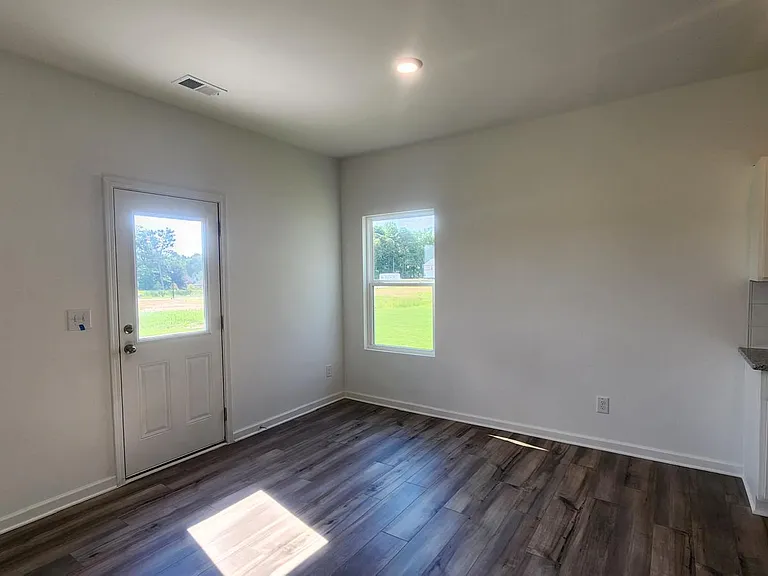 2189 Boxwood Cir SE — Photo 9