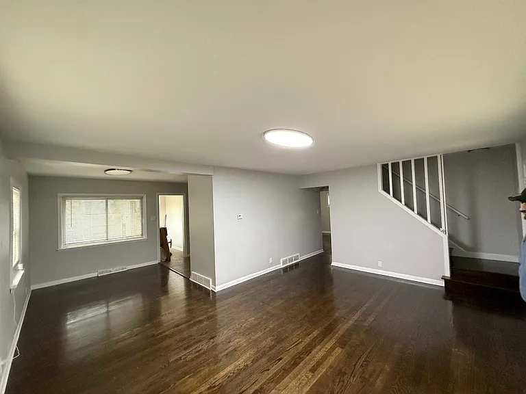 351 Clyde Ave — Photo 4