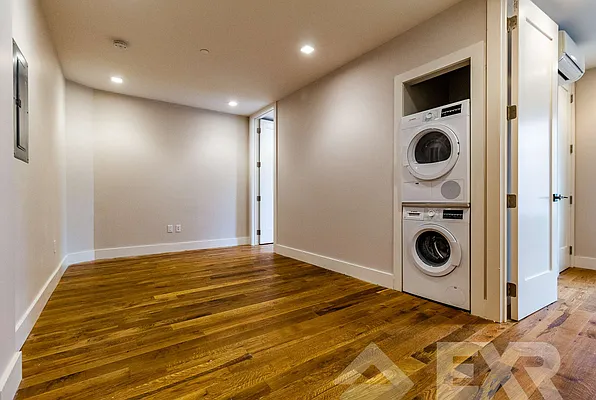 Rented by EXR | media 29