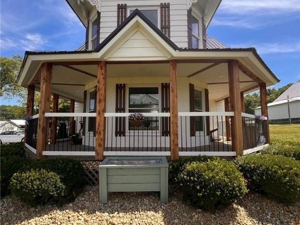 9144 W State Road 56, Campbellsburg, IN 47108