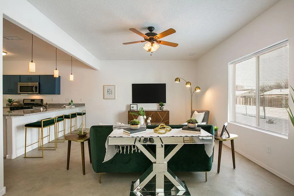3 bed, 2.5 bath, 1800 sqft, $2,450 — Photo 4