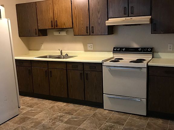 3rd image of 1210 E 8th St #5