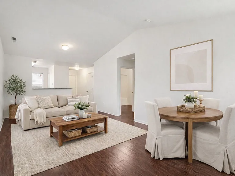 Broadway Village Apartments — Photo 6