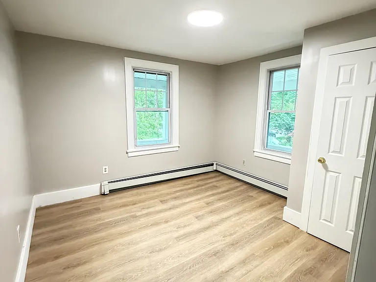 78 Hunters Ave — Photo 5