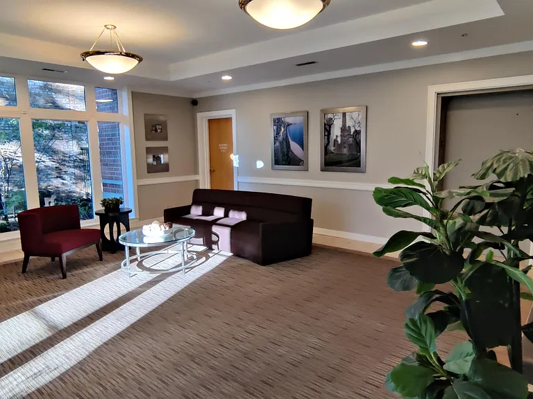 811 Chicago Ave — Photo 21