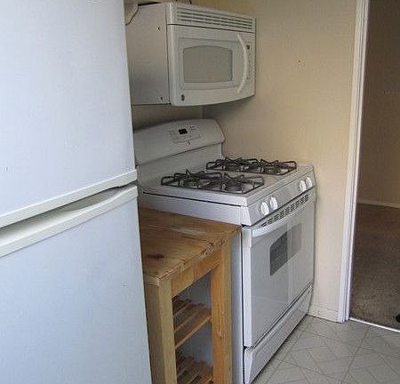 3rd image of 3310-12 Idlewild Way
