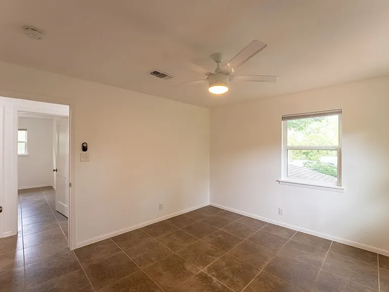 1307 Berkshire Dr — Photo 28